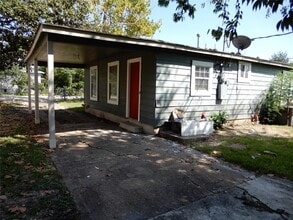 Building Photo - 1700 Woolfe St