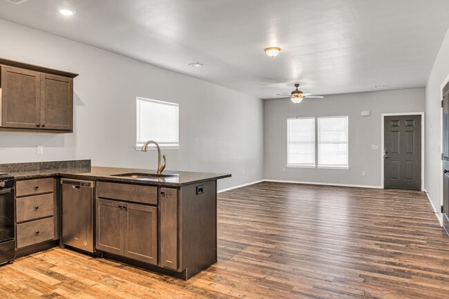 Building Photo - 1613 Timber Ridge Dr