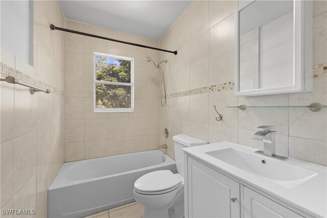 Foto del edificio - 1069 Highlands Dr