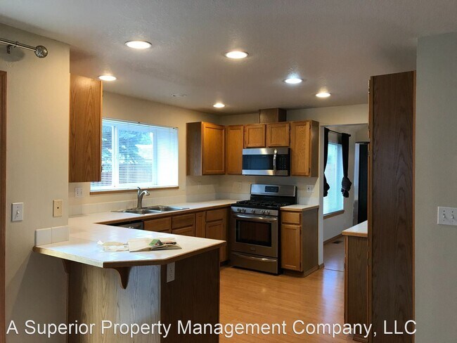 Foto del edificio - 3 br, 2.5 bath House - 953 NE Providence Dr.