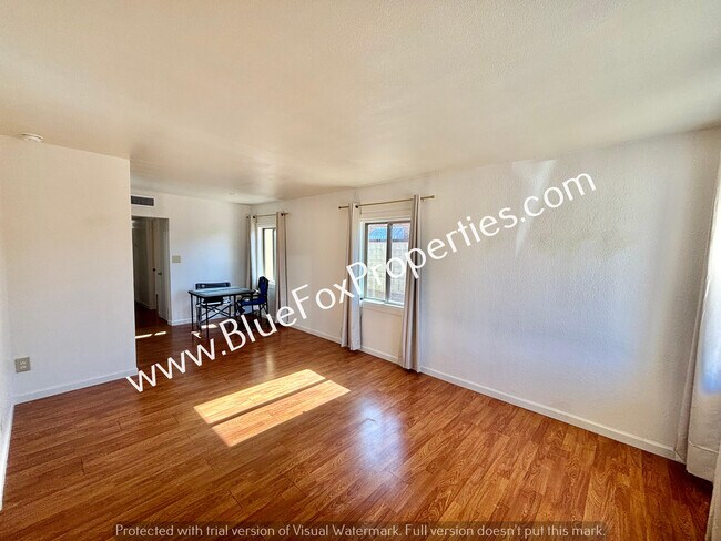 Foto del edificio - 2819 E 20th St