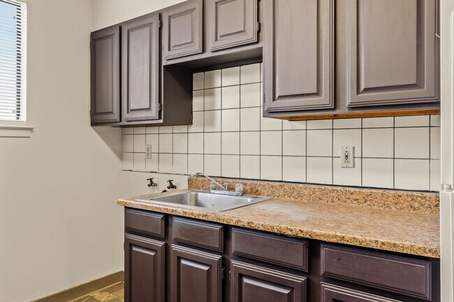 Foto del edificio - Utilities Paid! Freshly Updated 3 Bedroom ...
