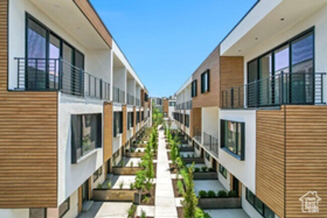 Foto del edificio - 4186 S Main St