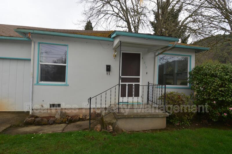 813 W Fairhaven St, Roseburg, OR 97471 Condo for Rent in Roseburg, OR