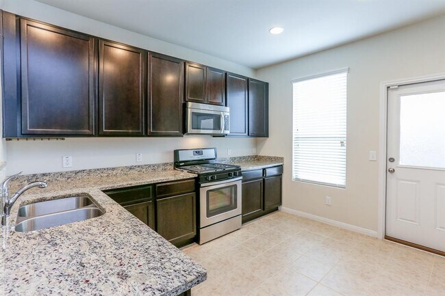 Building Photo - 914 Canyon Hill Ln