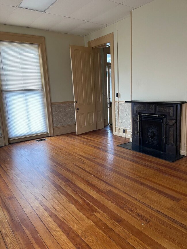 Foto del edificio - 204 N Mulberry St