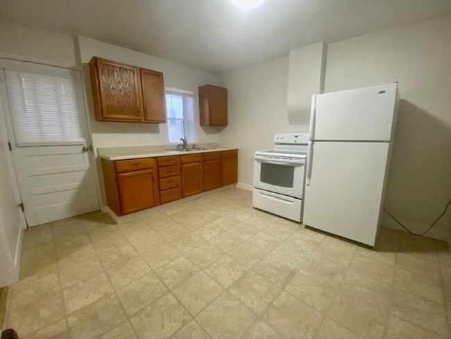 Building Photo - 414-416 S Andrews St - Duplex