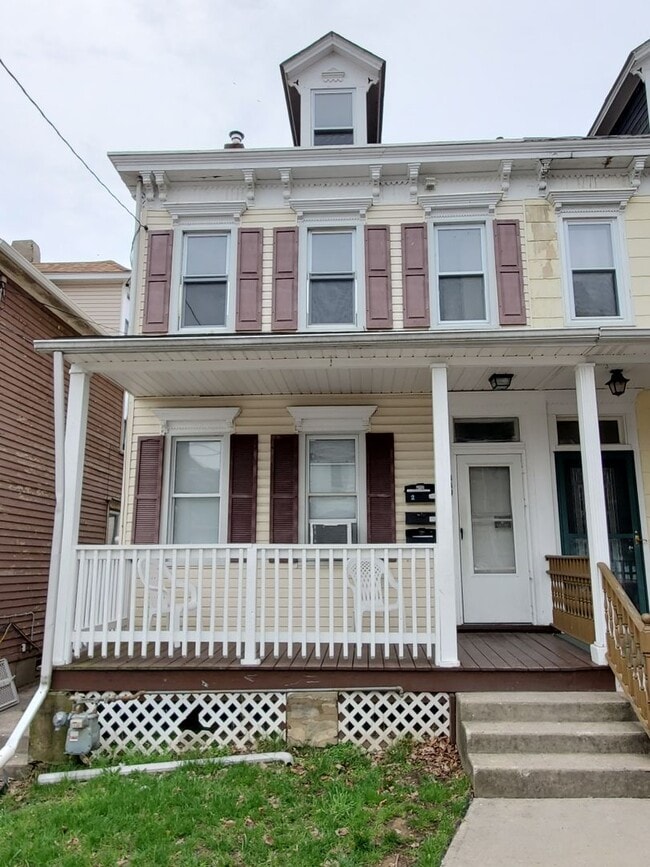 Building Photo - 840 W Milton St