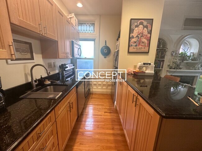 Foto del edificio - 195 Commonwealth Ave