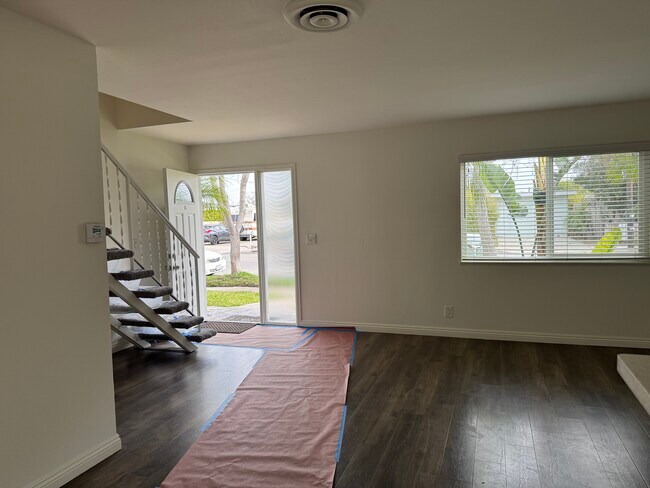 296 Lugar 16, Costa Mesa, CA. 92627 Apartamento B - 296 16th Pl