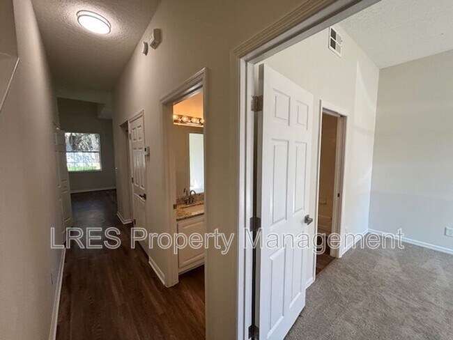 Foto del edificio - 600 Northern Way