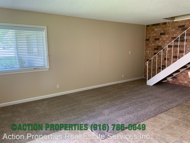 Building Photo - 2 br, 1 bath House - 221 Mahan Court Unit #3