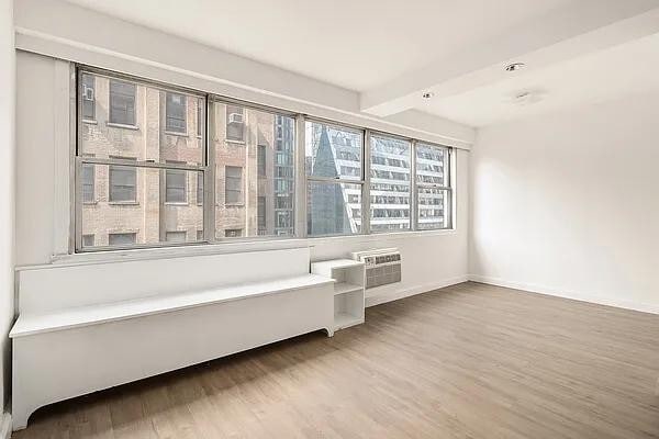 Building Photo - 430 W 34th St.