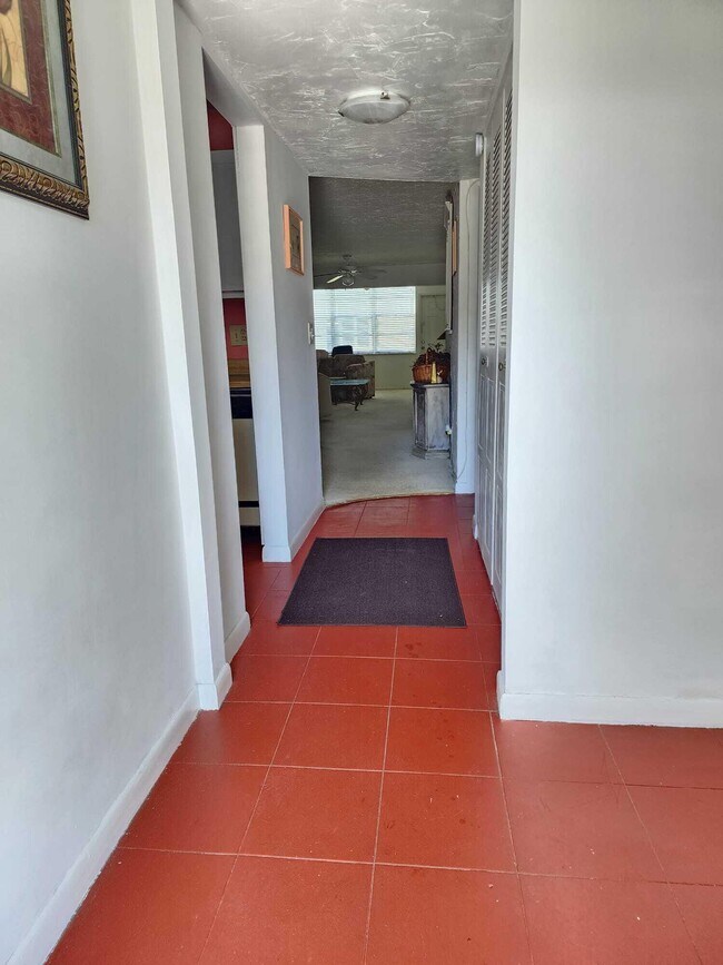 Foto del edificio - 2920 SW 22nd Ave