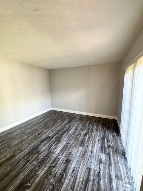 Building Photo - 2467 Waterside Dr