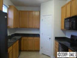 Foto del edificio - 3385 Streamside Dr