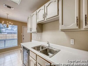 Foto del edificio - 5946 Cliff Bank St