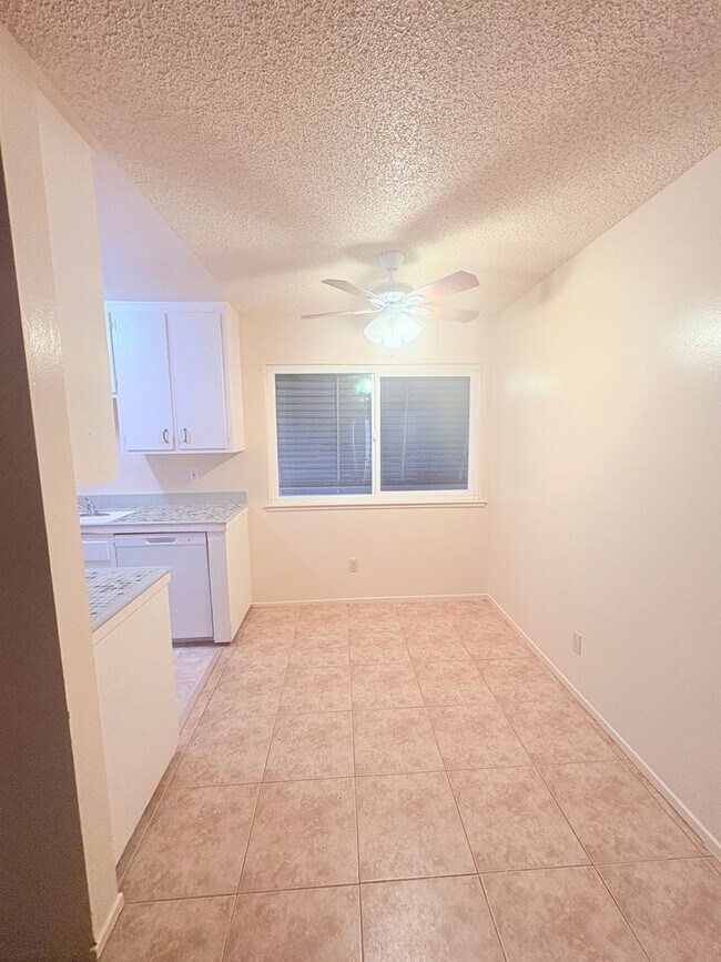 Foto del edificio - 904 Dornajo Way