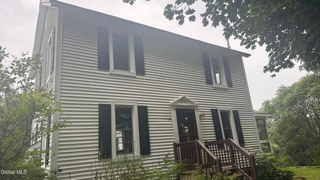 Foto del edificio - 234 Colebrook Rd