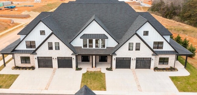 Building Photo - 1020 Easton Ct