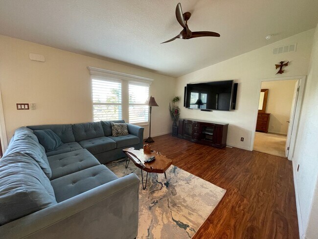 Foto del edificio - Fully Furnished Executive 3BR / 2BA Home on Pukalani Golf Course