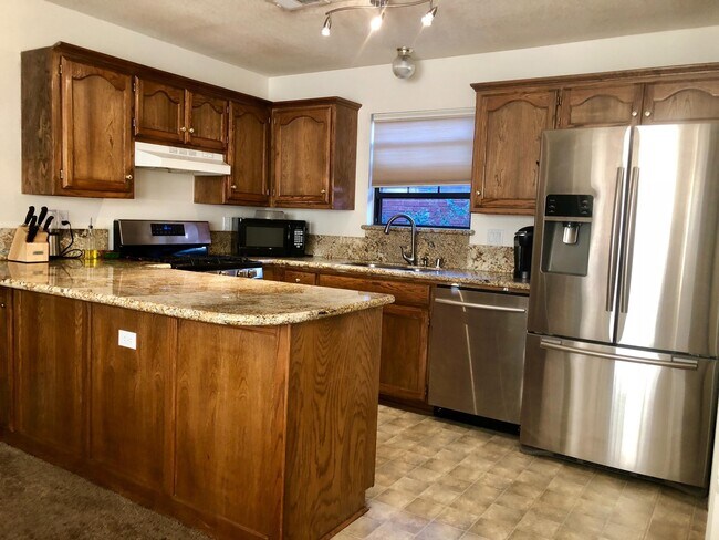 Foto del edificio - 6847 Forest Hills Dr NE