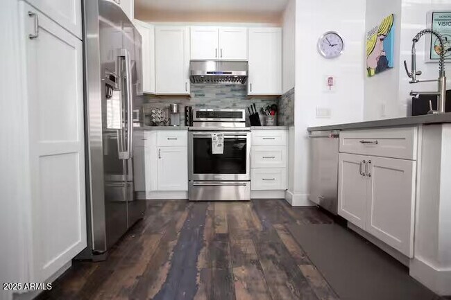 Foto del edificio - 16627 N 45th Pl