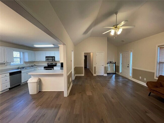 Foto del edificio - 166 Cove Hill