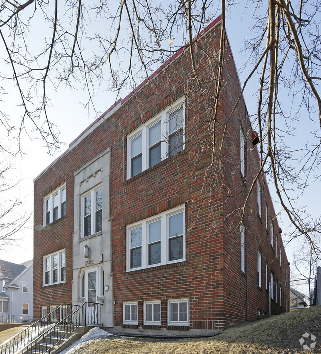 Building Photo - Selby Flats