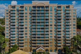 Building Photo - 2665 SW 37th Ave