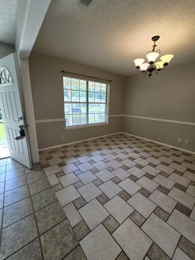 Foto del edificio - 4624 Leisure Ln