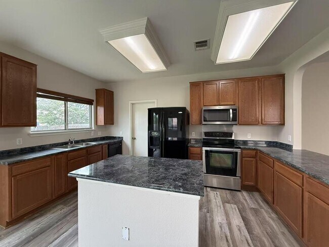 Building Photo - 1722 E Mesa Park Dr
