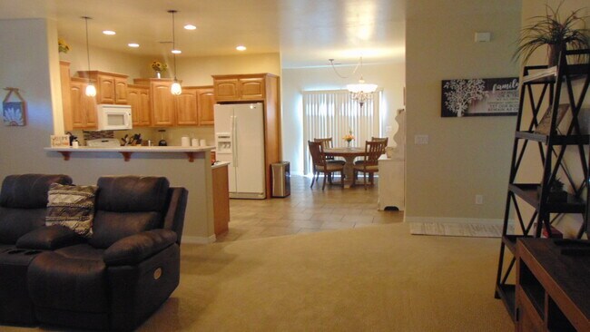 Building Photo - 415 La Paz St