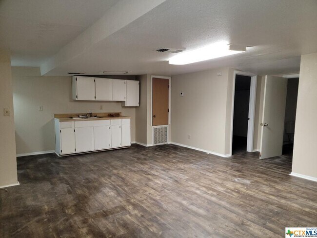 Building Photo - 1120 B and B Rd