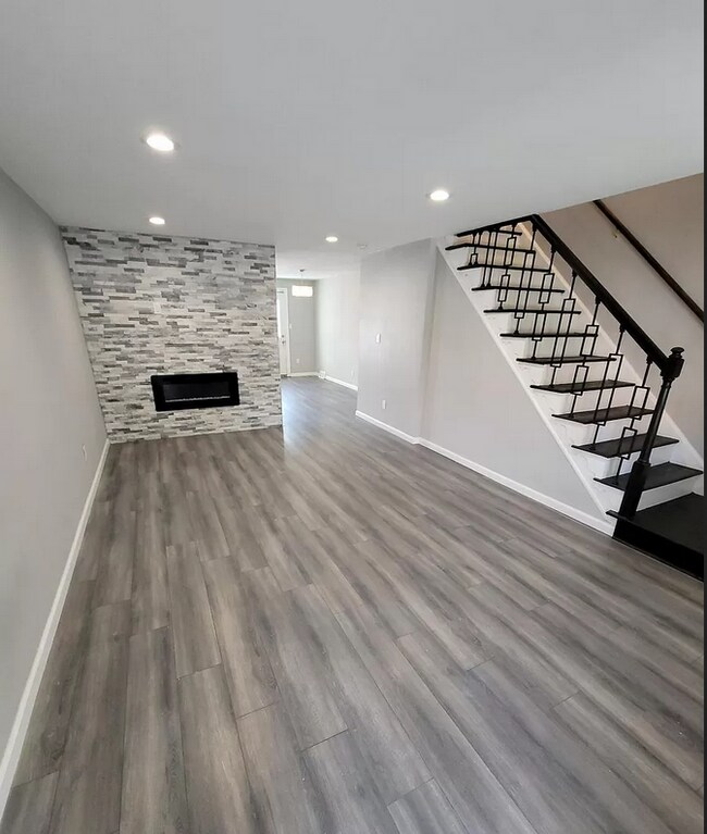 Foto del edificio - 402 E Basin St