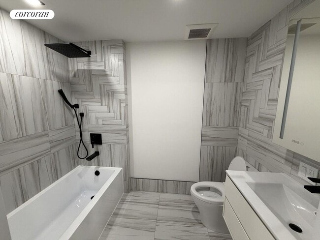 Foto del edificio - 428 E 9th St