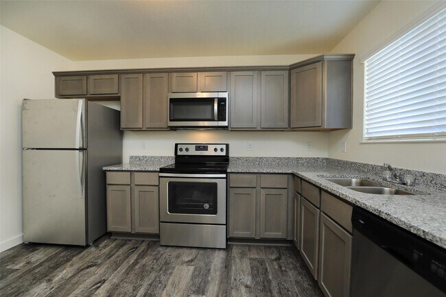 Foto del edificio - Exclusively marketed by Dayna Sullivan wit...