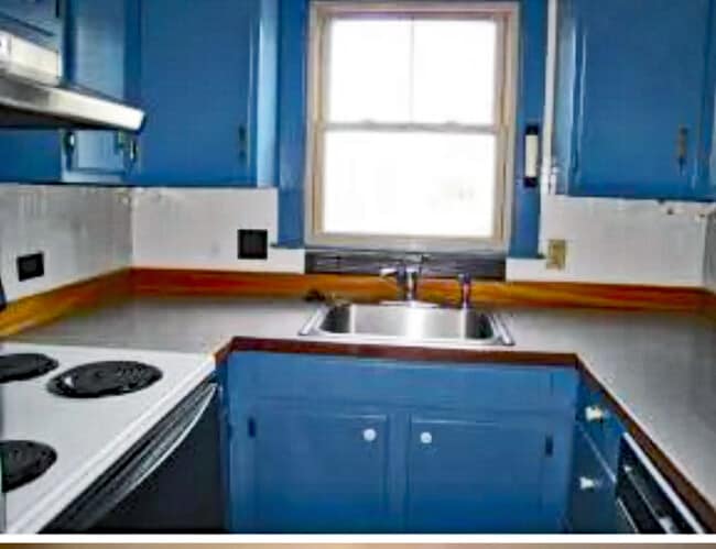 Kitchen - 324 Main St