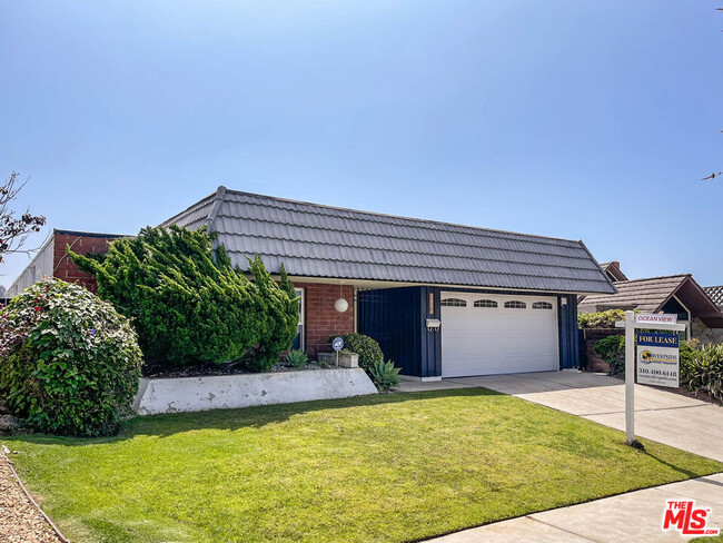 Building Photo - 3824 Surfwood Rd