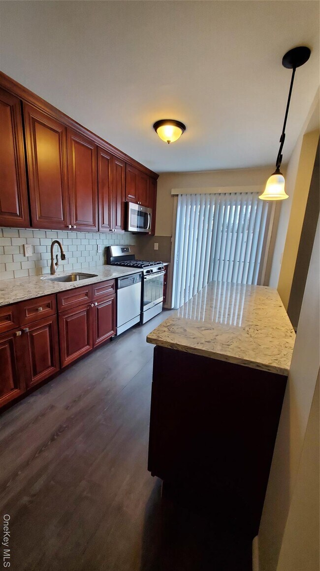 Foto del edificio - 460 Old Town Rd