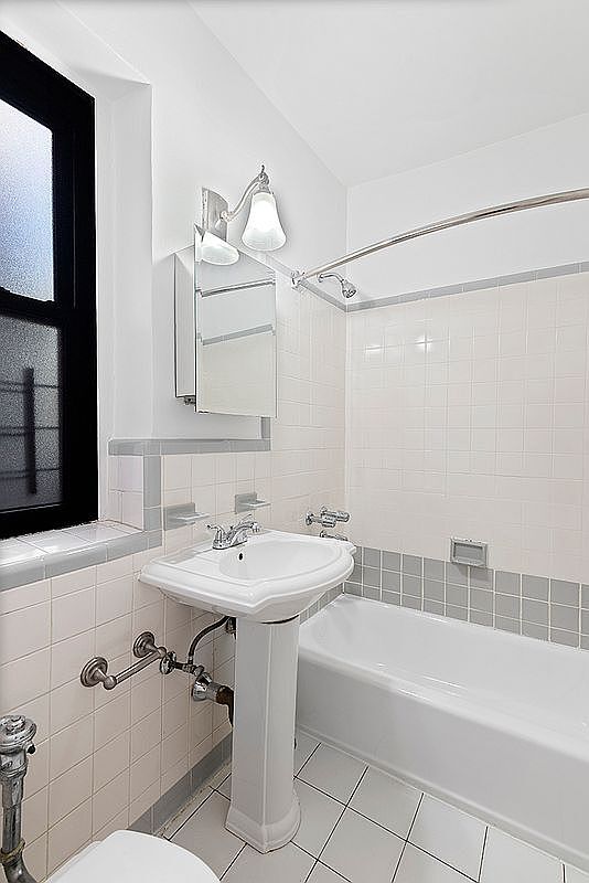 Foto del edificio - 209 W 104th St