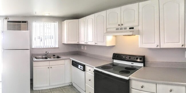 Building Photo - 120 Marble St