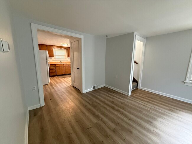 Foto del edificio - 231 N Spring Grove St
