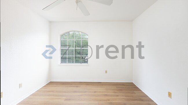 Building Photo - Unit 931