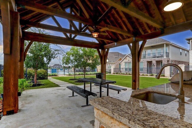Building Photo - 9513 Towne Lake Pkwy