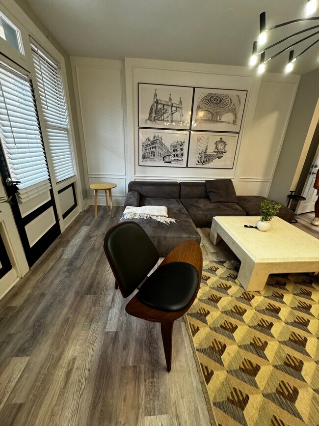 Foto del edificio - 1403 N Saint Clair St