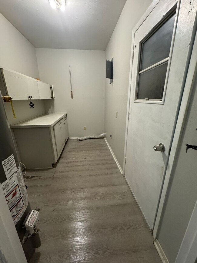 Foto del edificio - 2604 Timberlake Dr