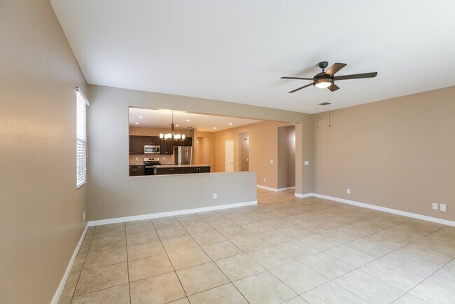 Building Photo - 17157 W Lisbon Ln