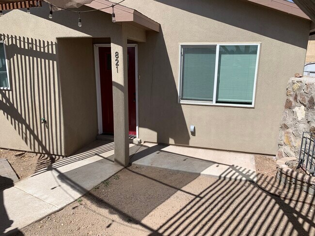 Building Photo - 821 Fir Ave