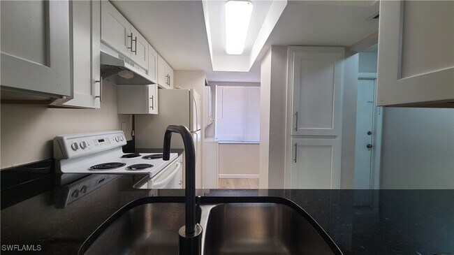 Foto del edificio - 930 SW 47th Terrace